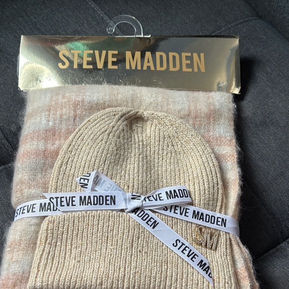 Steve Madden Beige and Cream Knit Set - Picture 2 of 6